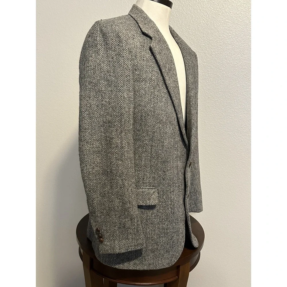 VTG Harris Tweed Hand Woven 100% Scottish Wool Herringbone Jacket Blazer Men 42‎